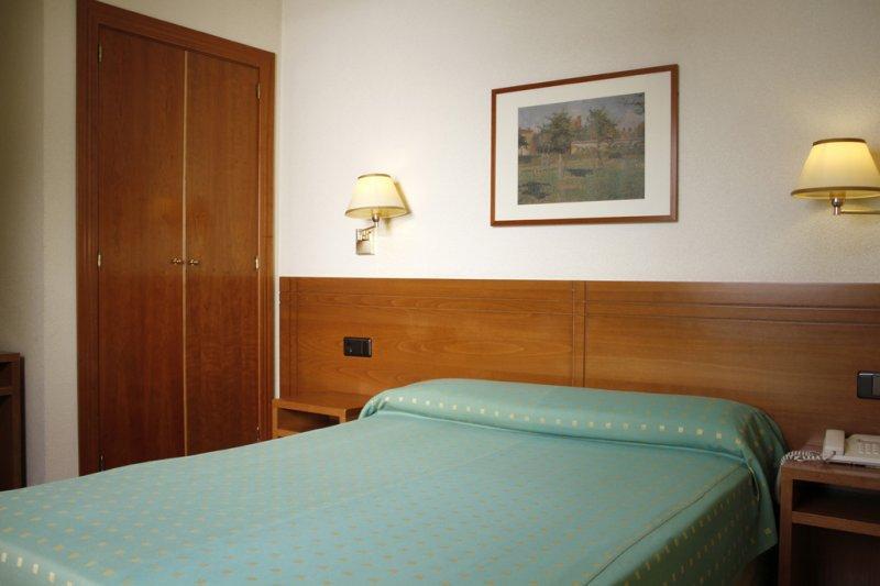 Hotel Yit Conquista De Toledo Толедо Экстерьер фото